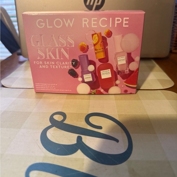 Glow recipe, glass skin kit - Picture 2 of 3